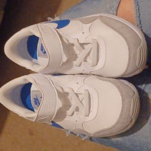 Toddlers nike shoes